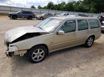  Salvage Volvo V70