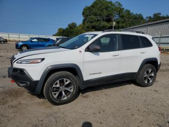  Salvage Jeep Cherokee