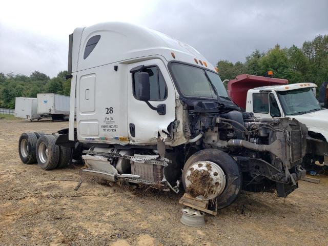  Salvage Freightliner Cascadia 1