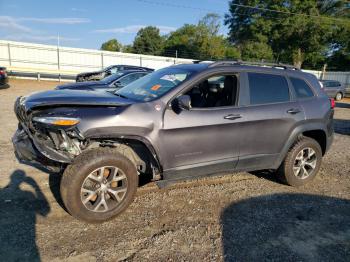  Salvage Jeep Cherokee