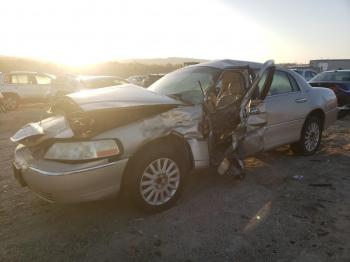  Salvage Lincoln Towncar