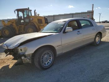  Salvage Lincoln Towncar