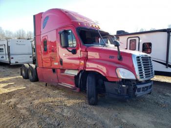  Salvage Freightliner Cascadia 1