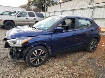  Salvage Nissan Kicks