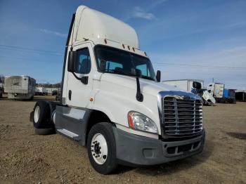  Salvage Freightliner Cascadia