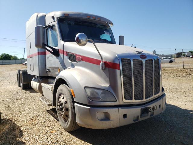  Salvage Peterbilt 579