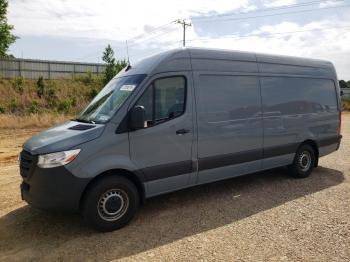  Salvage Mercedes-Benz Sprinter