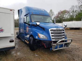  Salvage Freightliner Cascadia 1