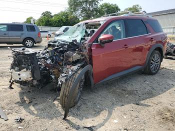  Salvage Nissan Pathfinder