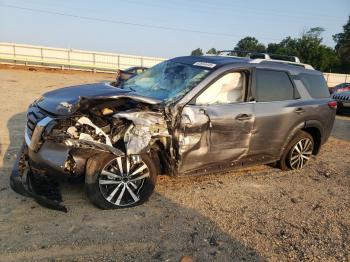  Salvage Nissan Pathfinder