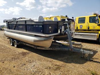  Salvage Crest-maurell Produc Pontoon