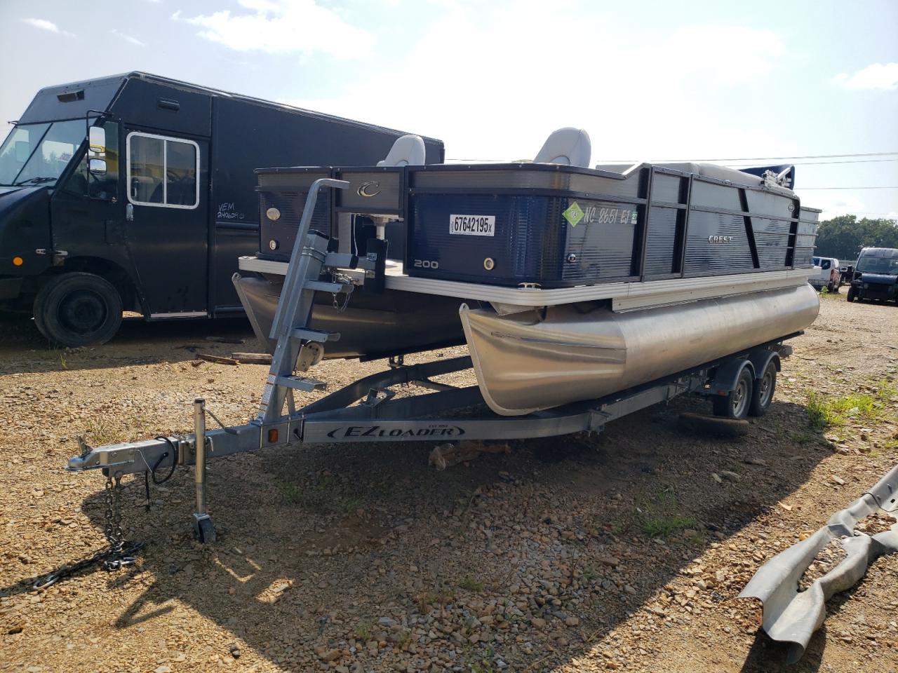 Crest-maurell Produc Pontoon Image 2