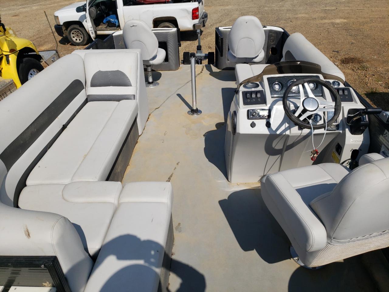 Crest-maurell Produc Pontoon Image 4