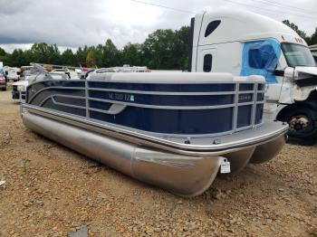  Salvage Lowe Boat