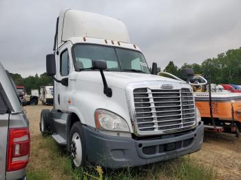  Salvage Freightliner Cascadia 1