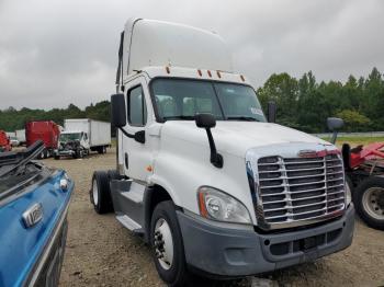  Salvage Freightliner Cascadia 1