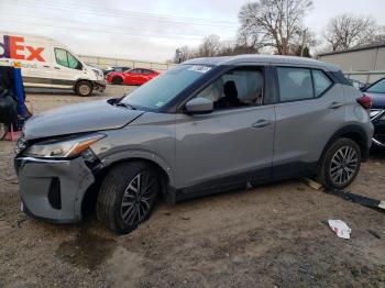  Salvage Nissan Kicks