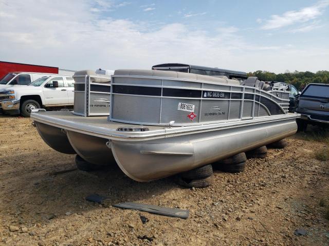 Bennington Marine Pontoon Image 8