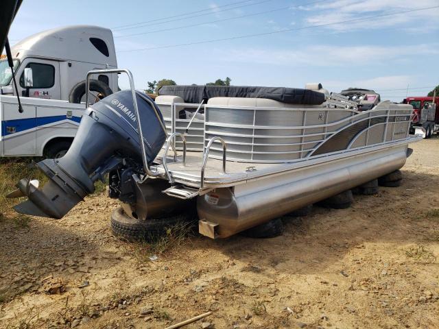 Bennington Marine Pontoon Image 5