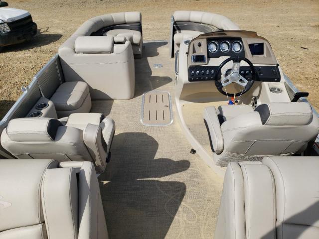 Bennington Marine Pontoon Image 4