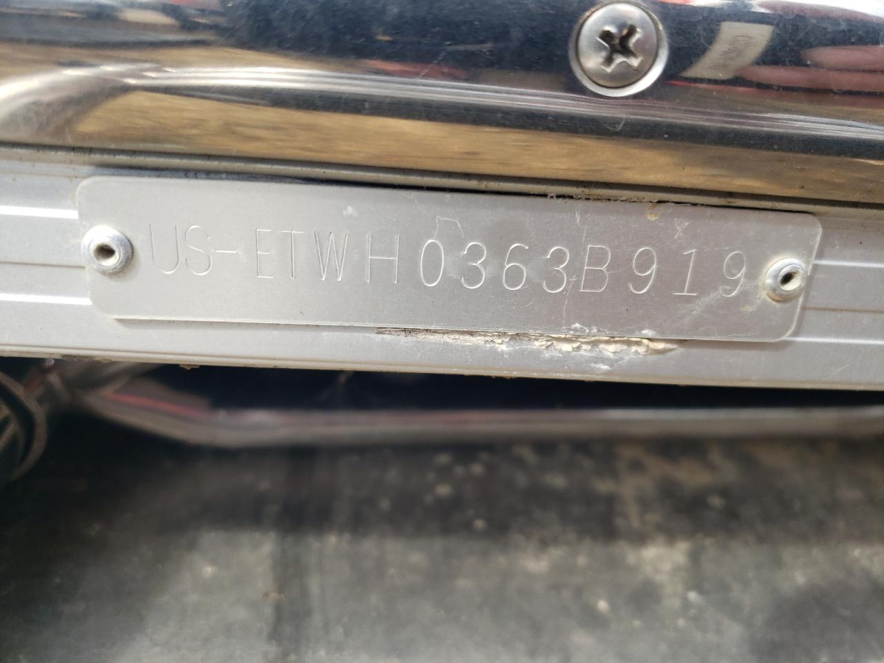 Bennington Marine Pontoon Image 2