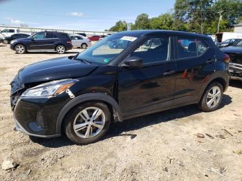  Salvage Nissan Kicks