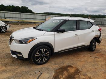  Salvage Nissan Kicks