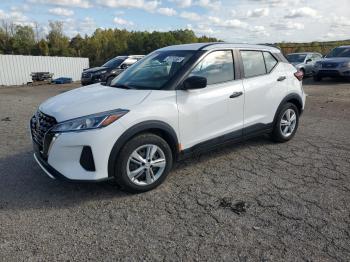  Salvage Nissan Kicks