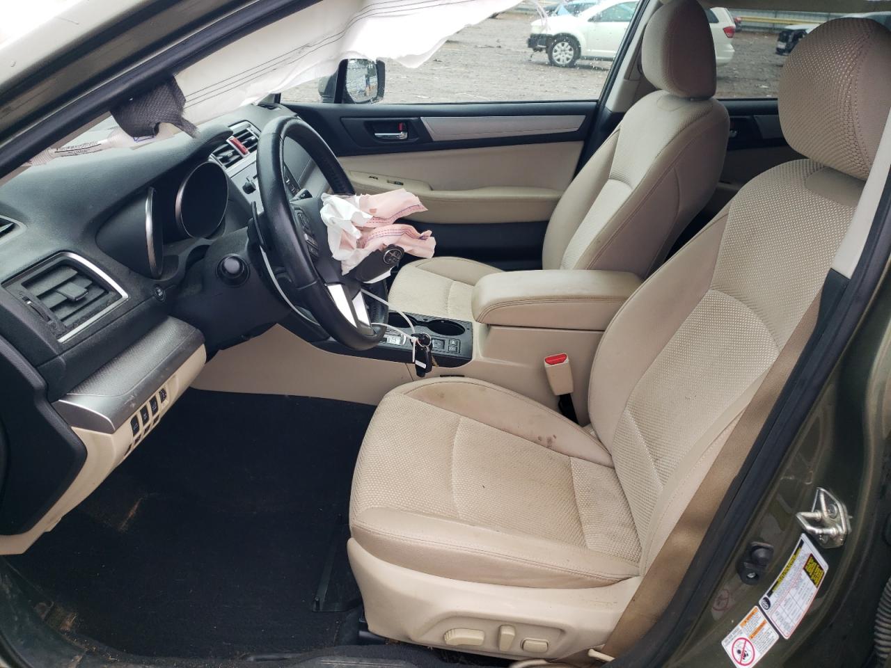 Subaru Outback 2.5i Premium Image 12