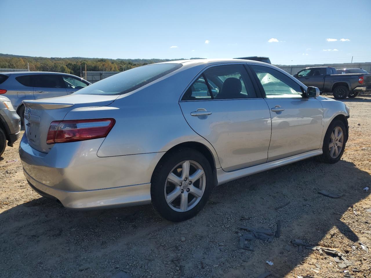 Toyota Camry Le Image 3