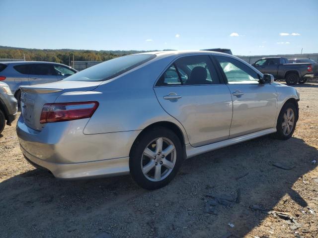 Toyota Camry Le Image 3