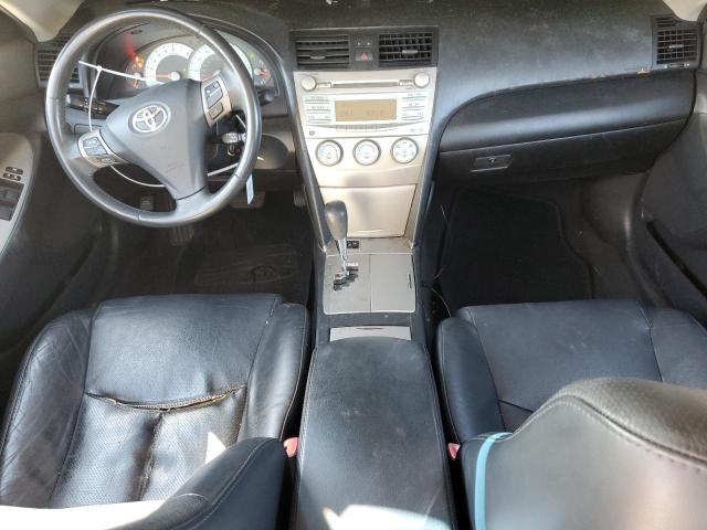 Toyota Camry Le Image 6