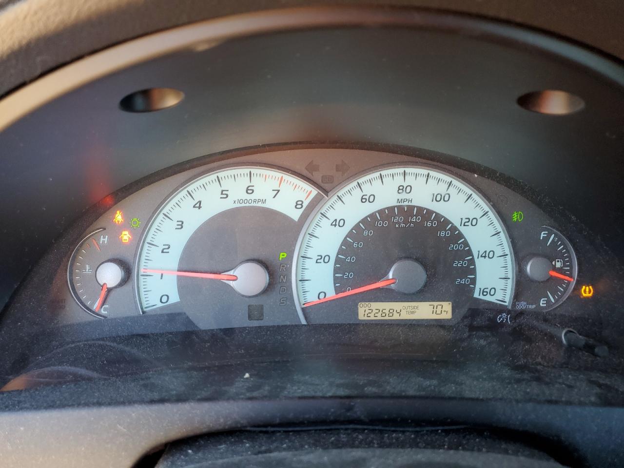 Toyota Camry Le Image 8