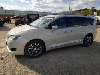  Salvage Chrysler Pacifica