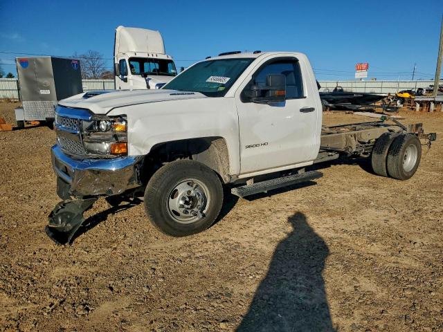  Salvage Chevrolet 3500hd