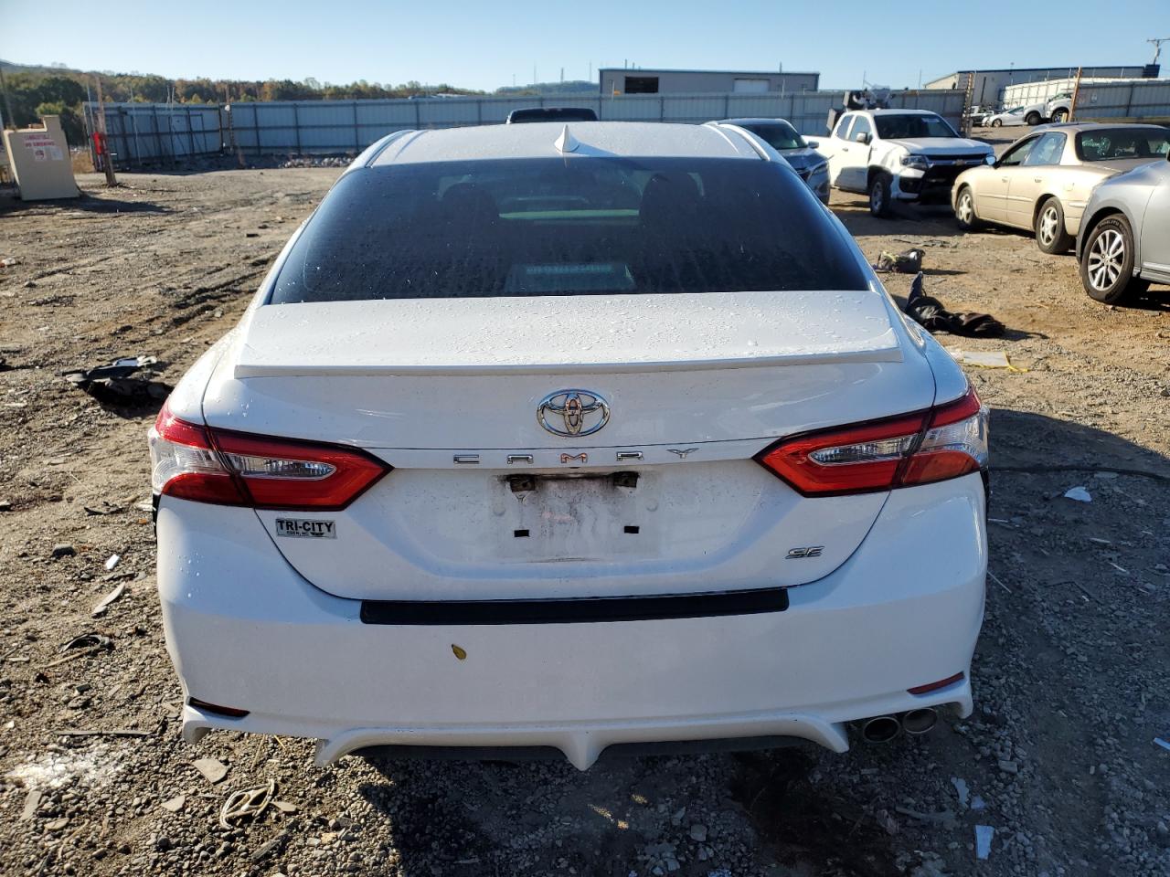 Toyota Camry Se Image 6