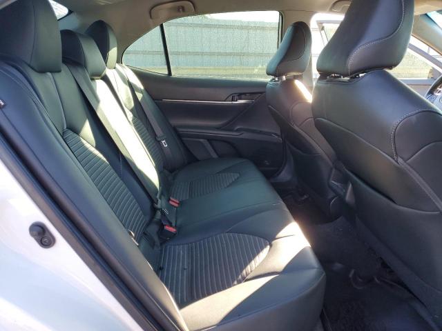 Toyota Camry Se Image 8