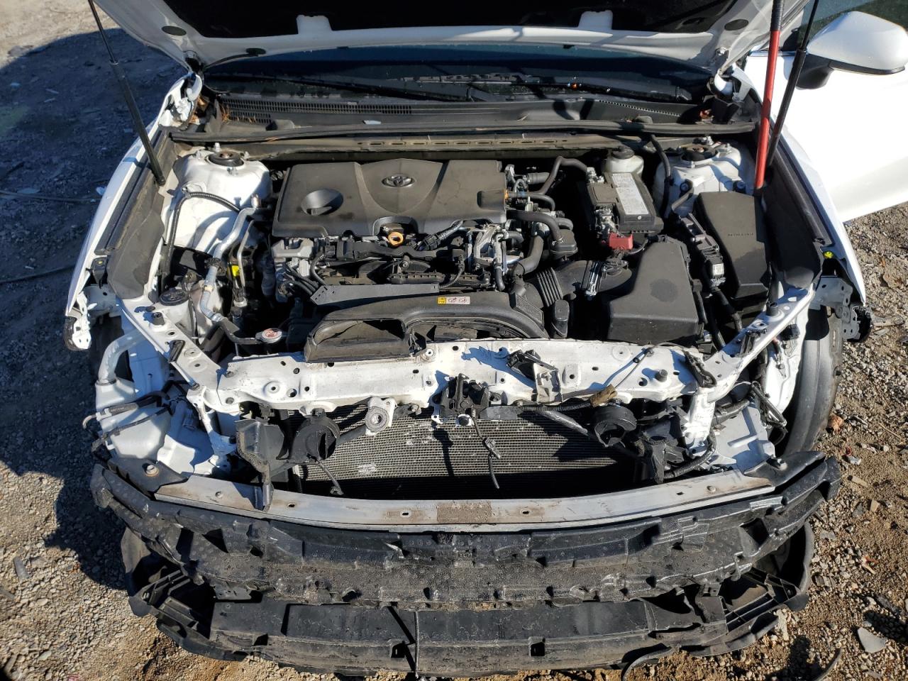 Toyota Camry Se Image 10