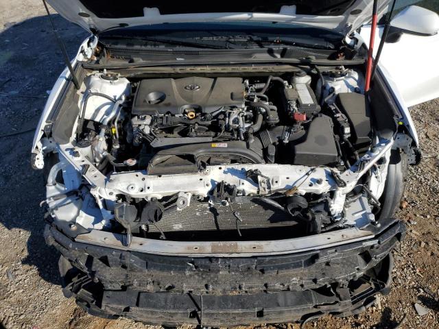 Toyota Camry Se Image 10