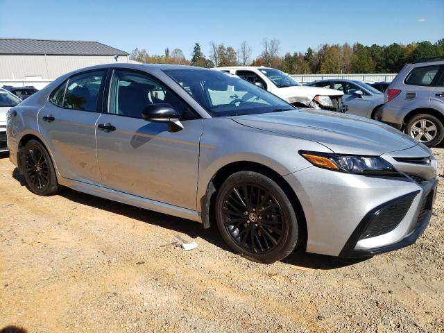 Toyota Camry Se Image 6