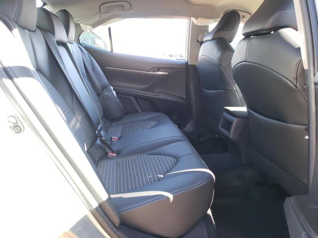 Toyota Camry Se Image 10