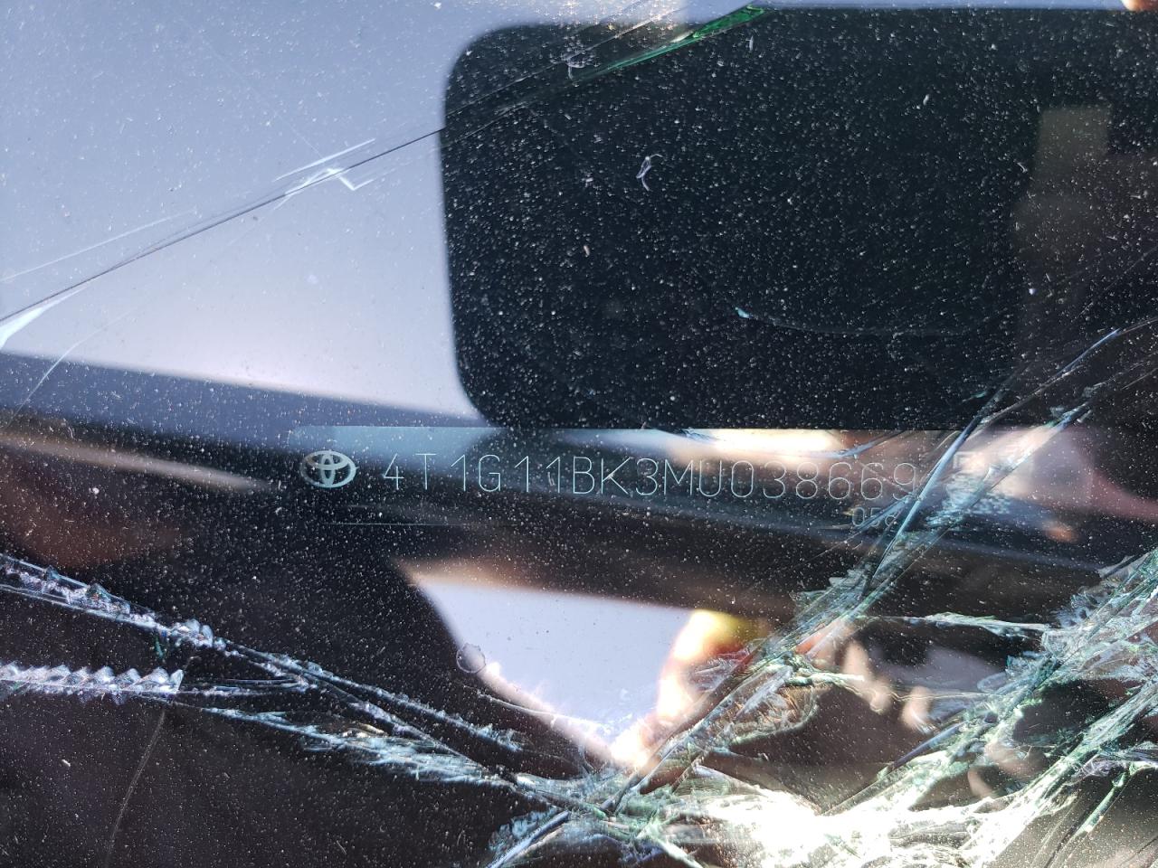 Toyota Camry Se Image 12