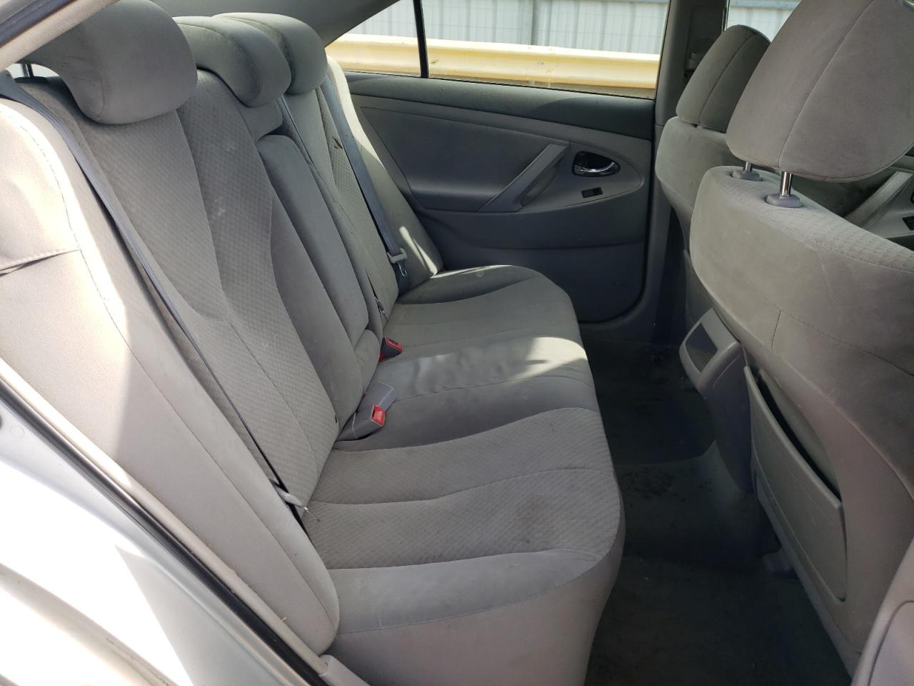 Toyota Camry Ce Image 2