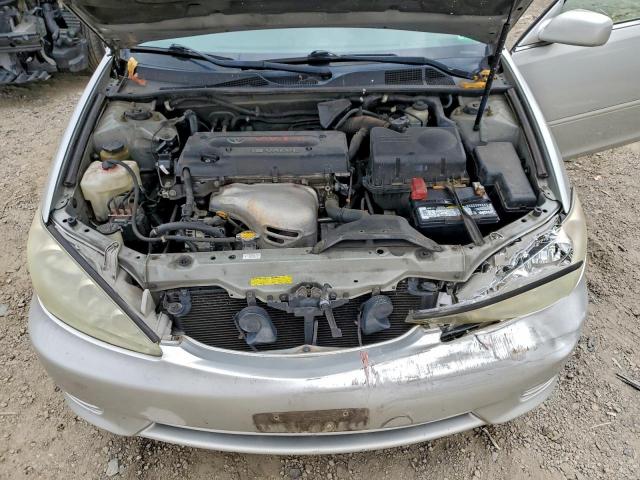 Toyota Camry Le Image 3