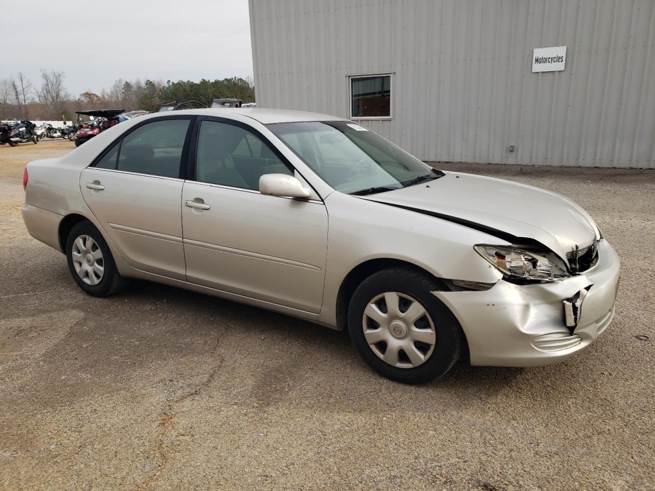 Toyota Camry Le Image 5