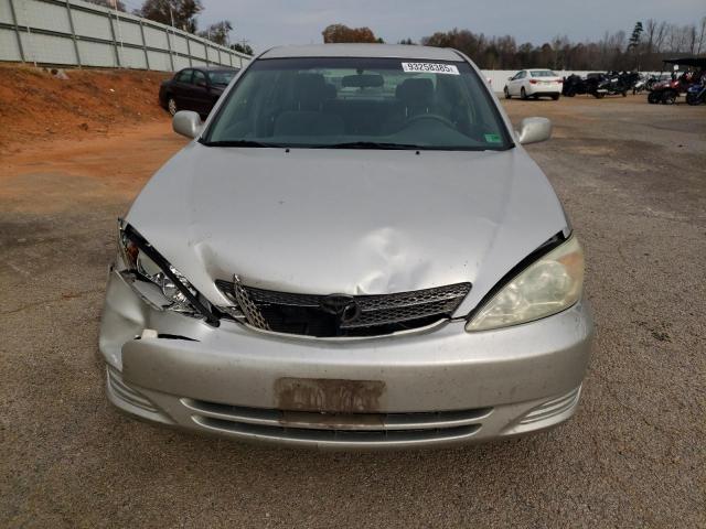 Toyota Camry Le Image 4