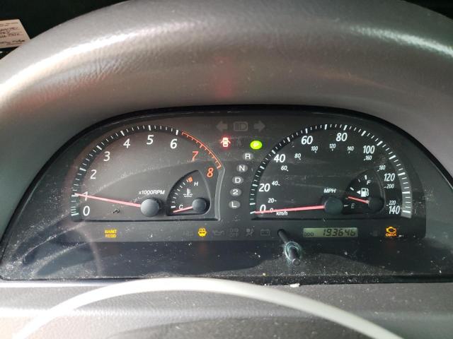 Toyota Camry Le Image 8