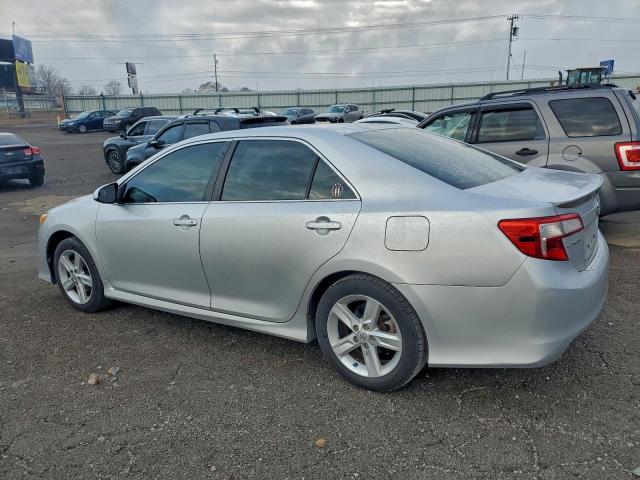 Toyota Camry L Image 6