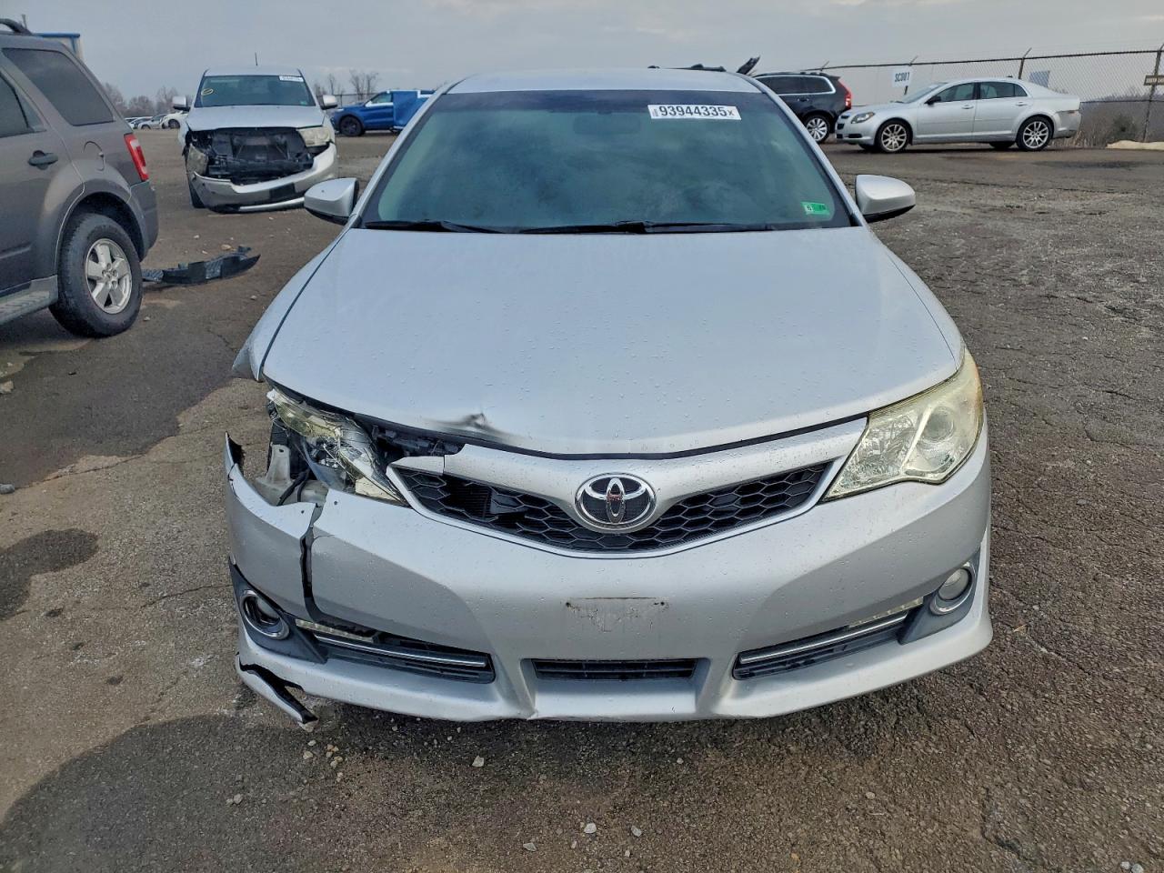 Toyota Camry L Image 10