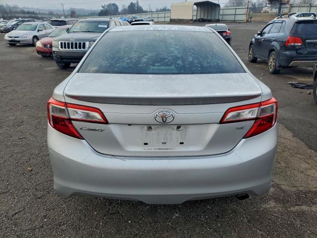 Toyota Camry L Image 2
